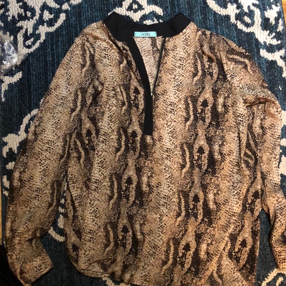 Karlie Snake print boutique blouse 👚🐍 - Picture 2 of 2